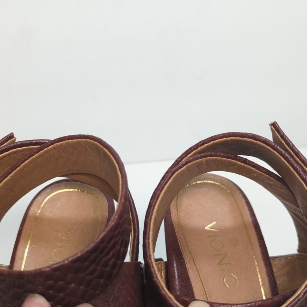 Vionic Blaire Strappy Heeled Sandals womans size 6 EU 37 - Picture 13 of 16